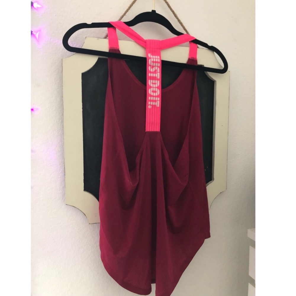NIKE workout tank